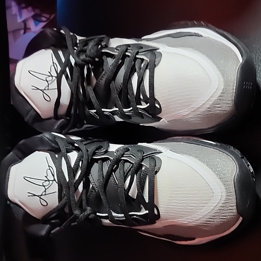 Brand New Nike Kyrie Infinity White/Black shoes. New No Box. Mens 9.5